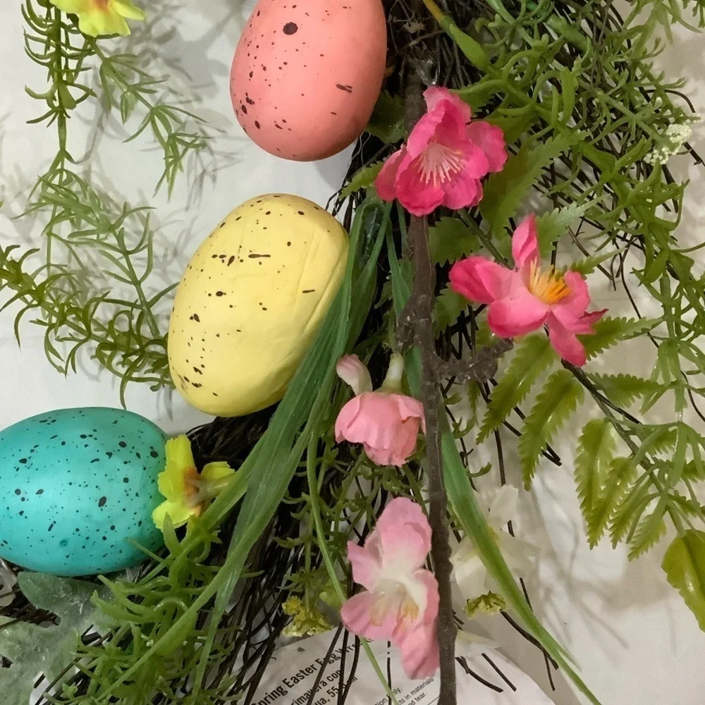 Spring Easter Egg Wreath 22” GrapeVine Stippled Pastel Eggs and Spring Flowers